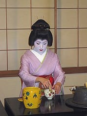 220px-Geiko_-_Tea_ceremony