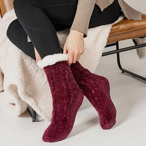 britts slipper socks, Slipper socks, Warm feet, fuzzy, socks, slipper, burgendy