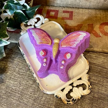 butterfly bath bomb, all natural, cocoa butter, coconut oil, hand painted, fun, cute, all ages